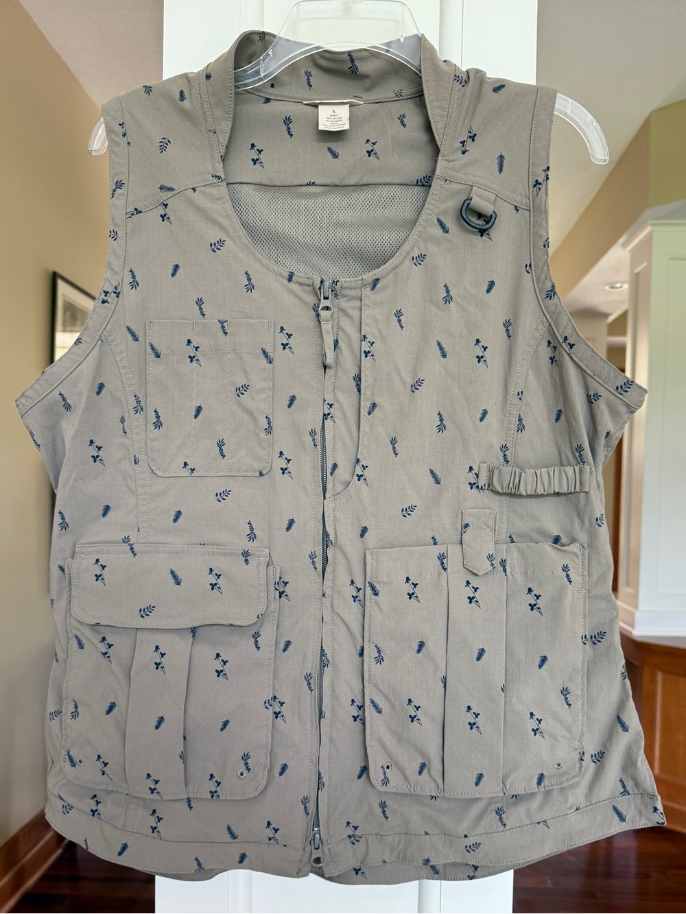 Duluth Trading Women’s Large Taupe Utility Vest Fishing Gardening Travel